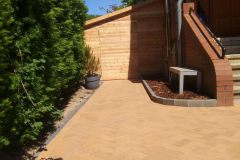 MennenGartenBauBaustelle-Garten-holz-Fahrradschuppen