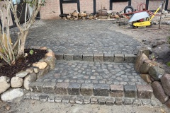 gartenbaumennen-lueneburg-baustelle-Natursteinpflaster-01