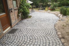 gartenbaumennen-lueneburg-baustelle-Natursteinpflaster-02
