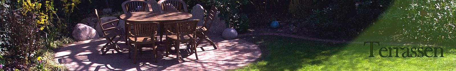 Header_Terrassen-lueneburg Terrasse aus Pflaster Klinkern in einem Garten in Lüneburg
